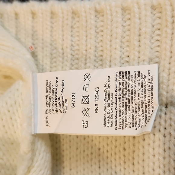 VENUS chunky turtle neck cream pullover sweater - Picture 7 of 7